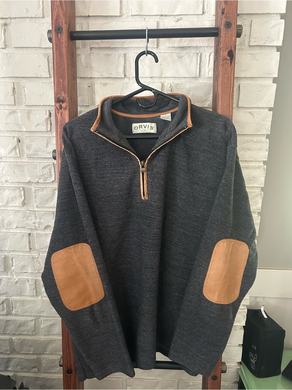 Orvis Tweed Men's L Charcoal Gray 1/4 Zip Pullover Leather Elbow Neck Trim